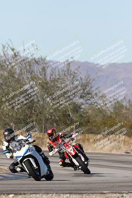 media/Dec-01-2025-Moto Forza (Mon) [[2daa91e15f]]/3-Beginner Group/Session 3 (Turn 3)/